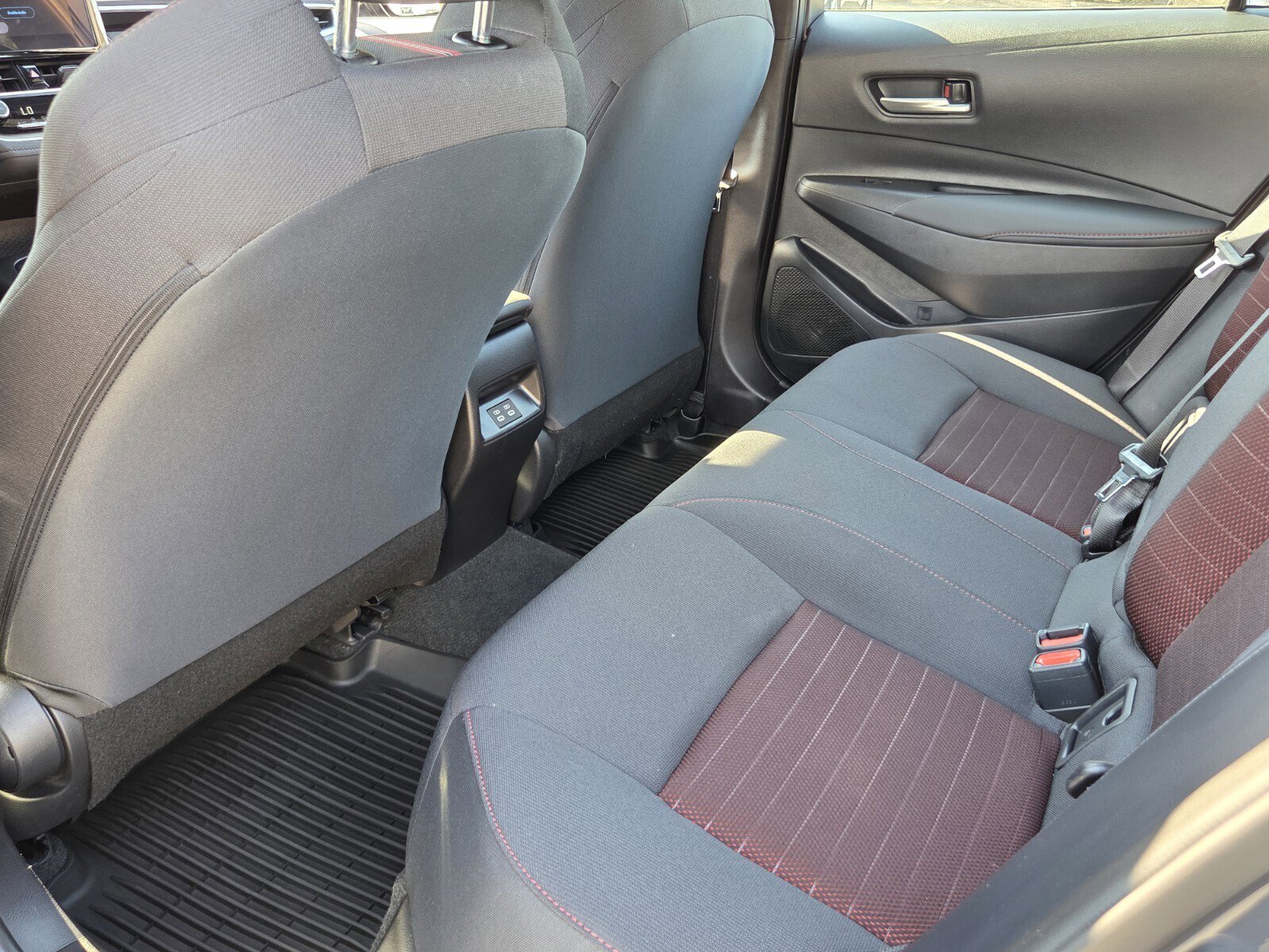 Certified 2025 Toyota Corolla SE w/ Convenience Package image 10