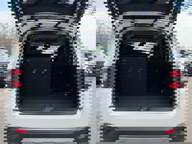 Used 2025 Honda Pilot Touring image 4