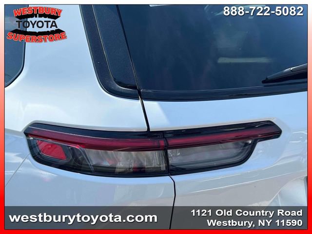Used 2024 Jeep Grand Cherokee L Laredo AWD/4WD image 9