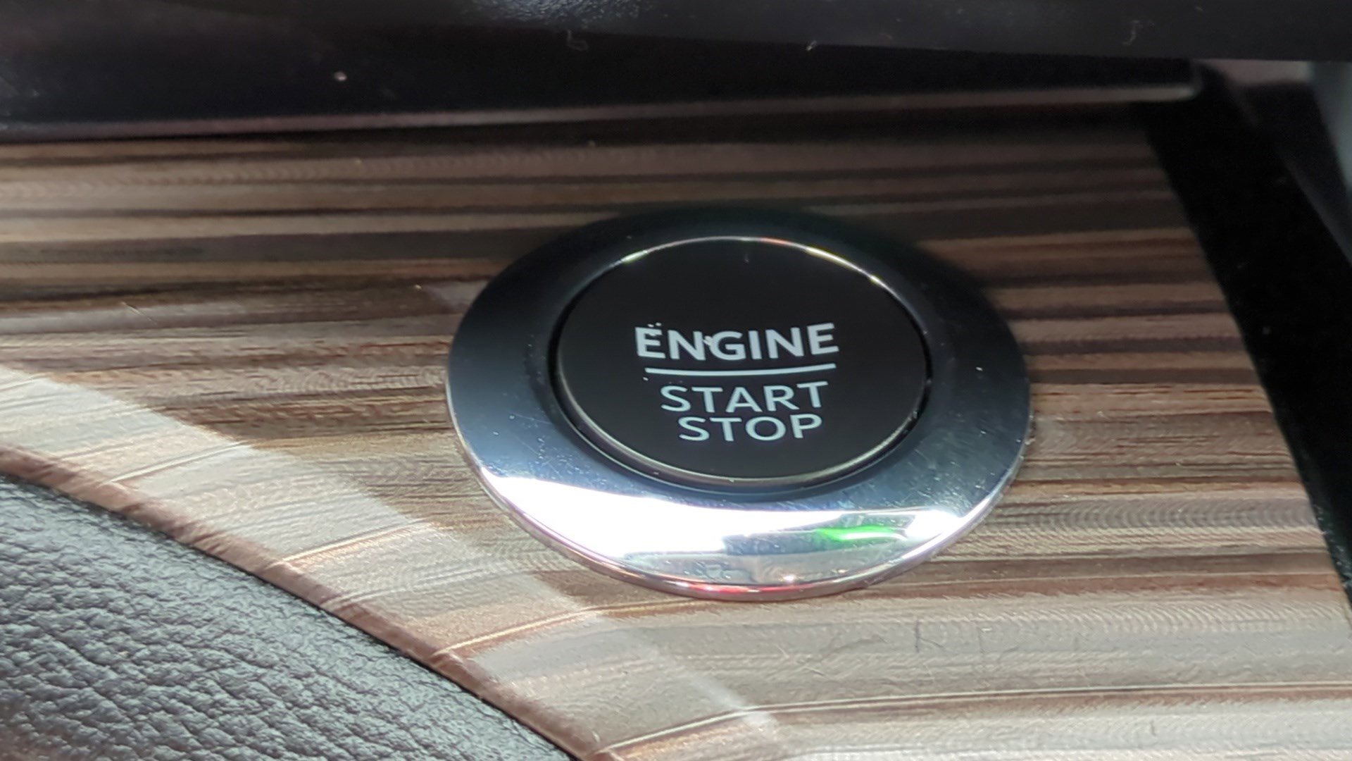 Used 2023 Ford Explorer Limited image 22