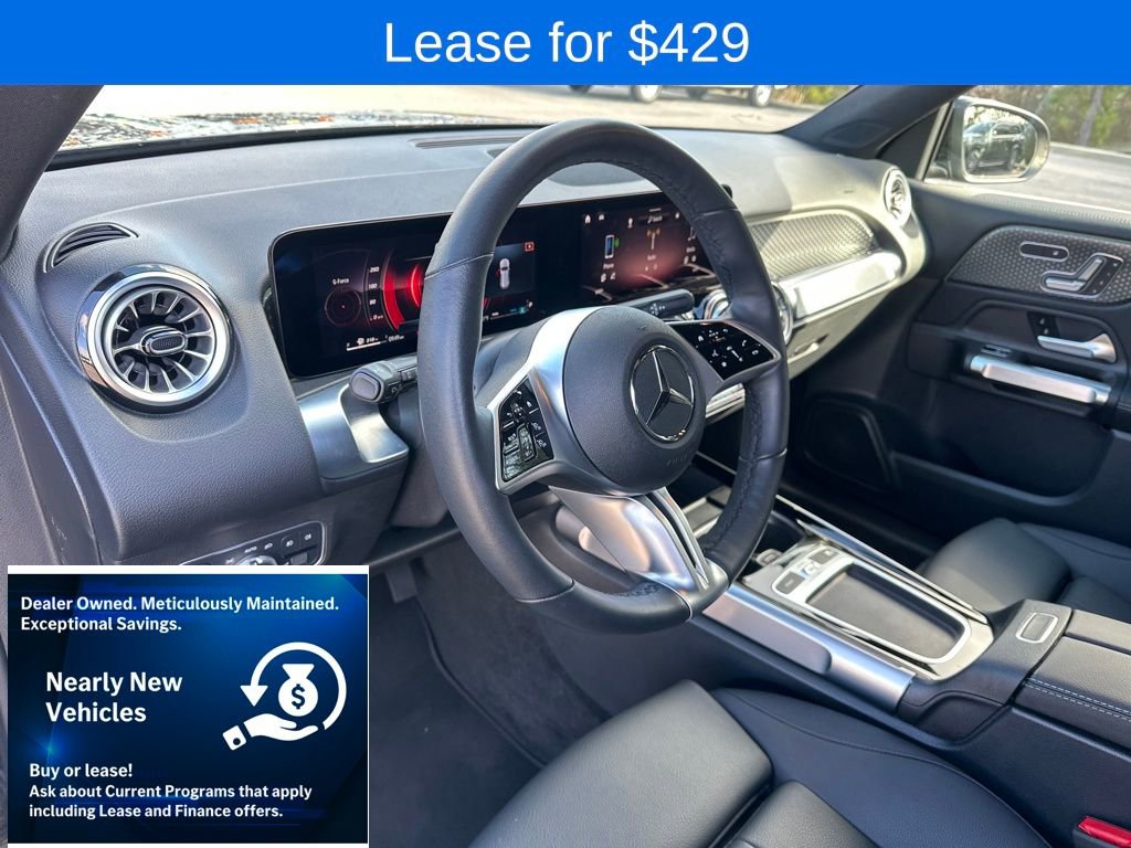Used 2025 Mercedes-Benz GLB 250 4MATIC image 17