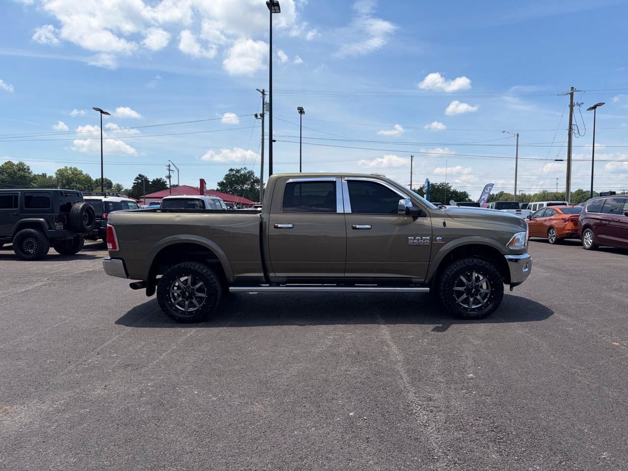 Used 2015 RAM 2500 Laramie AWD/4WD image 2