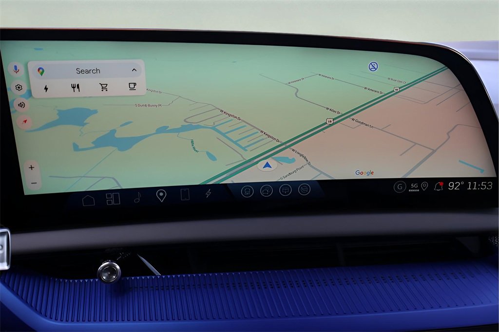 New 2025 Cadillac Optiq Luxury 2 image 27