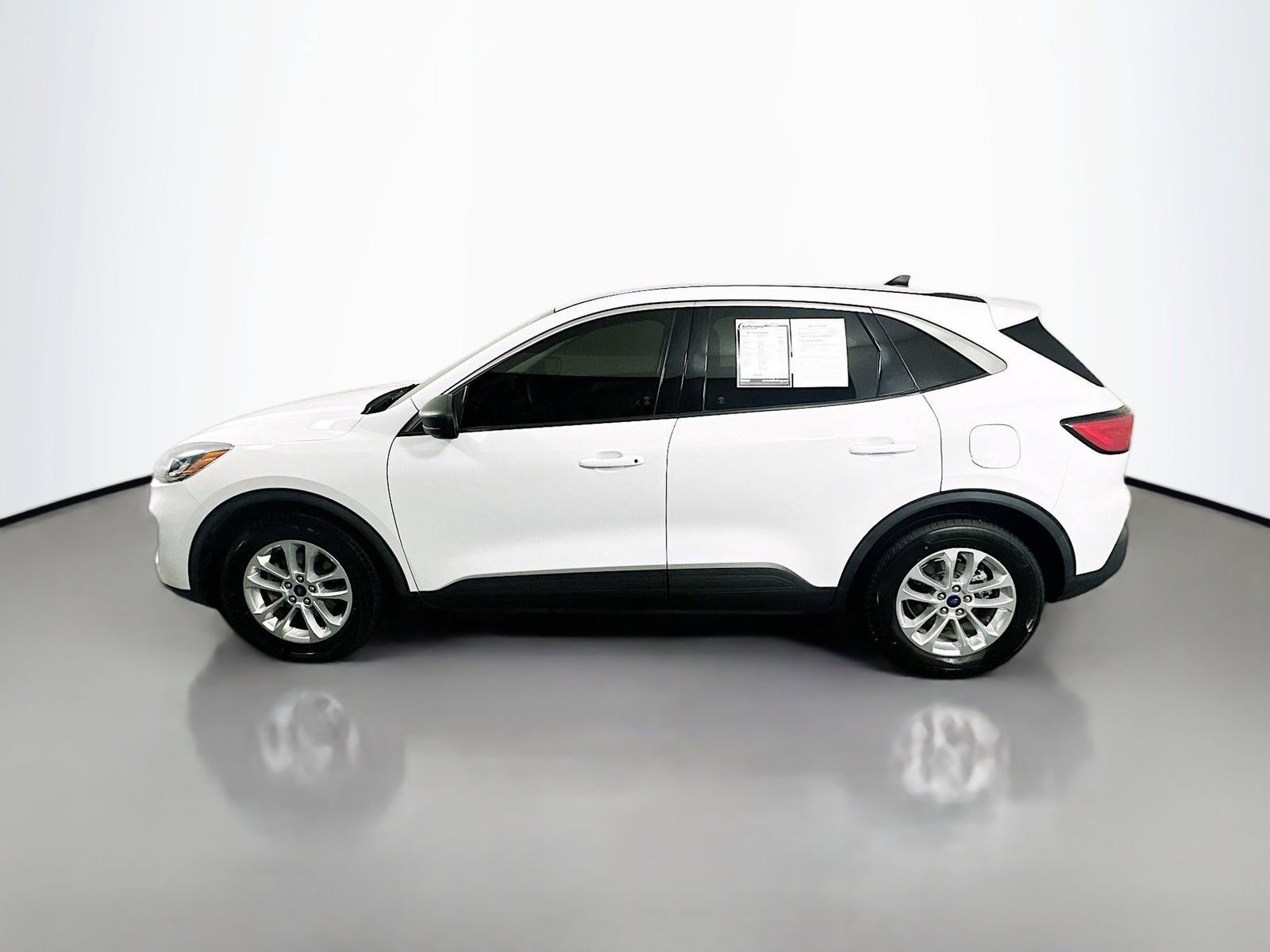 Used 2022 Ford Escape SE FWD image 4