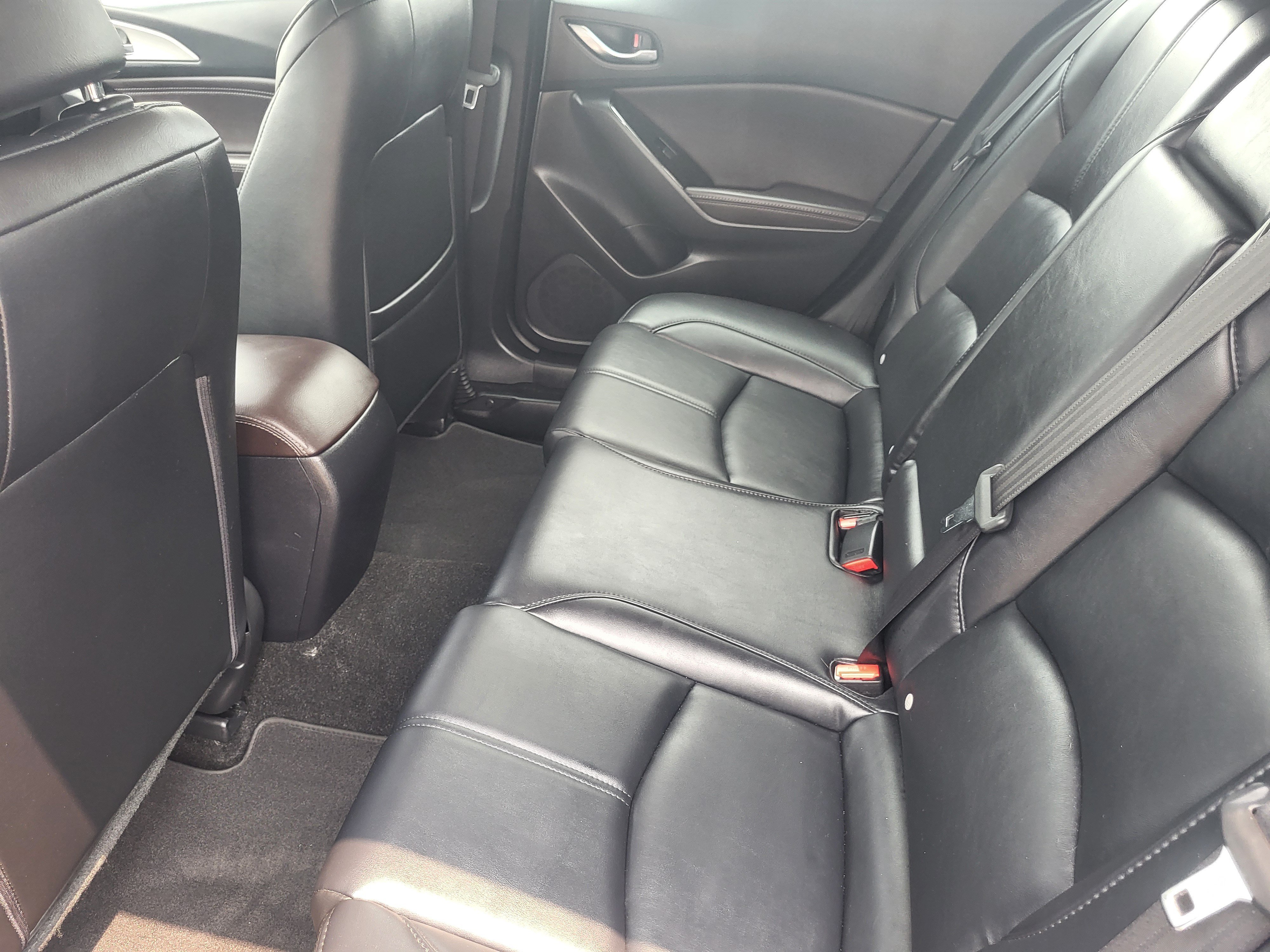 Used 2018 MAZDA MAZDA3 Touring FWD image 23