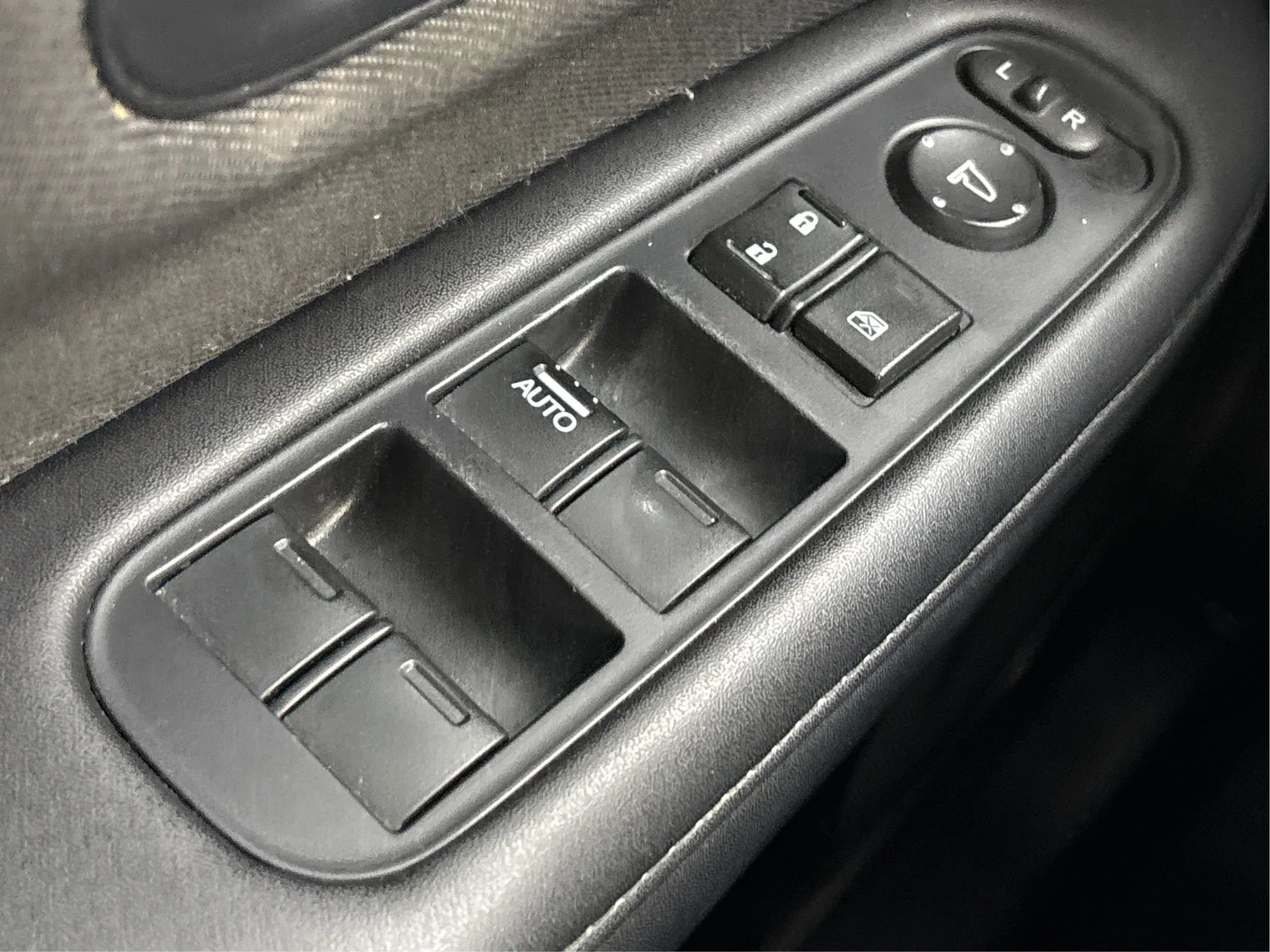 Used 2019 Honda HR-V Sport image 40