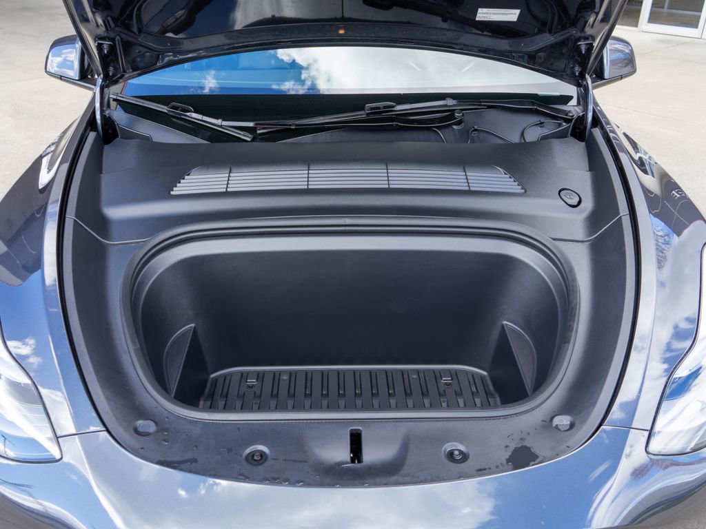 Used 2024 Tesla Model Y Long Range image 28