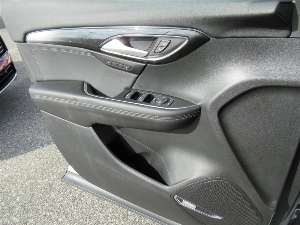 Used 2025 Buick Envision Preferred AWD/4WD image 26