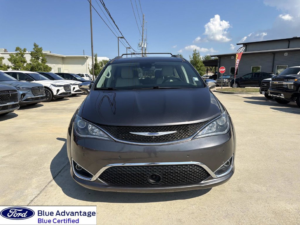 Used 2020 Chrysler Pacifica Limited w/ Advanced Safetytec Group FWD image 4