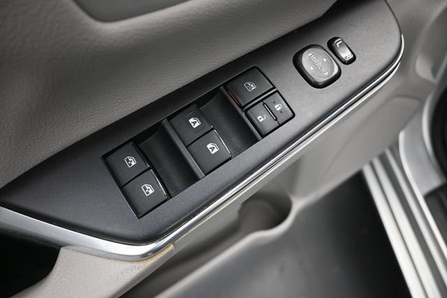 Used 2017 Toyota Camry SE FWD image 13
