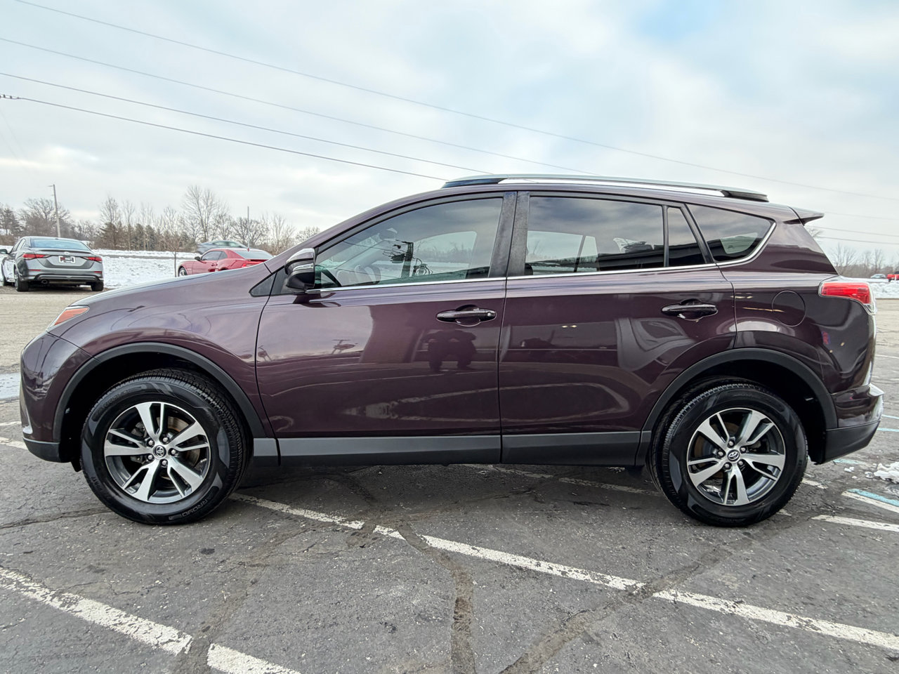Used 2018 Toyota RAV4 XLE image 2