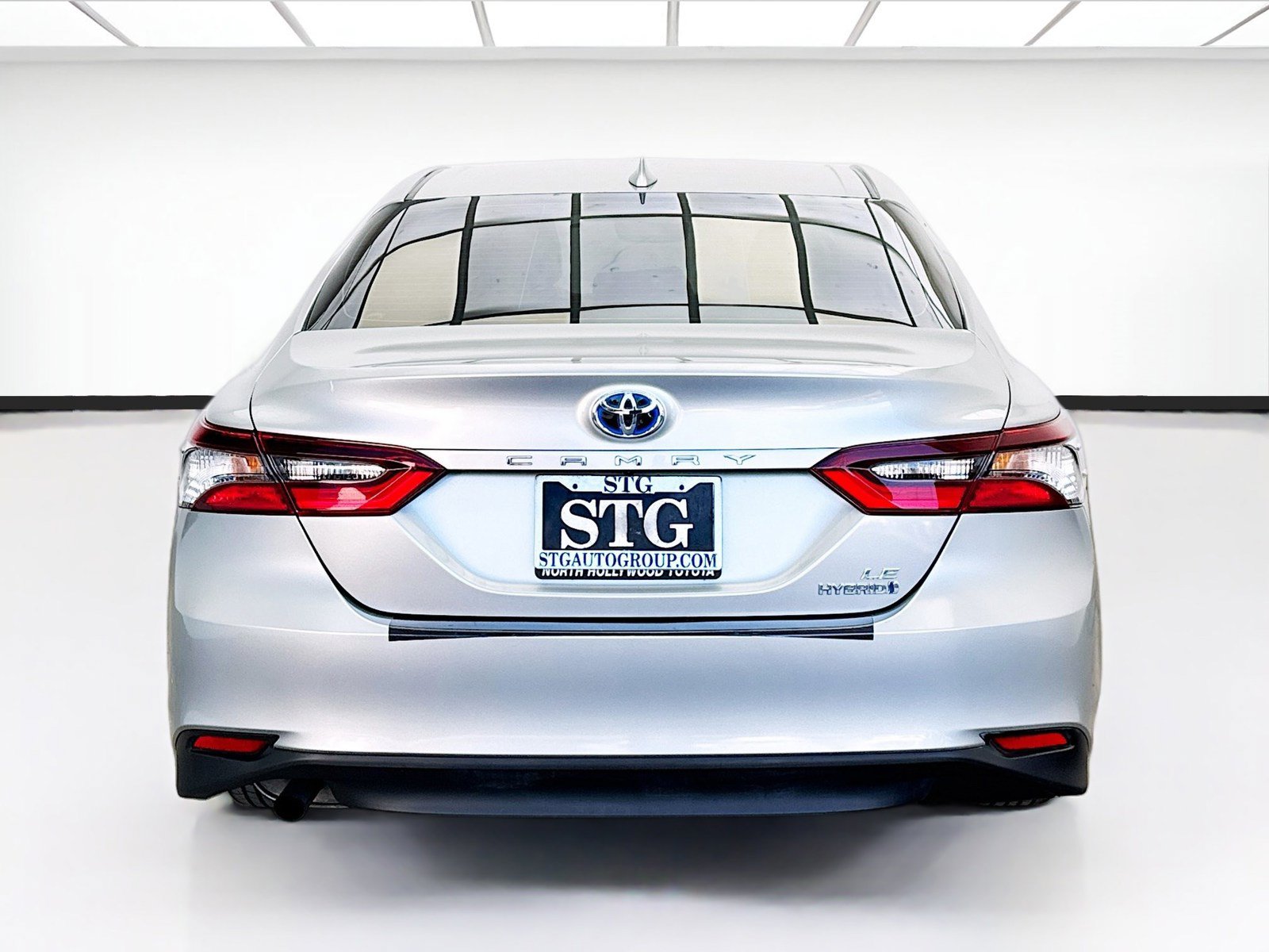 Used 2024 Toyota Camry LE FWD image 5