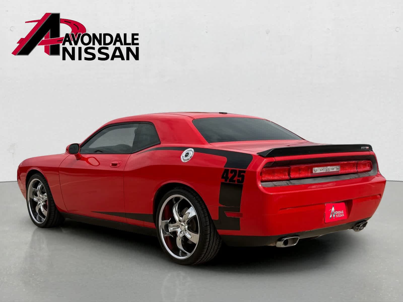 Used 2009 Dodge Challenger SRT8 w/ SRT Option Group II RWD image 3