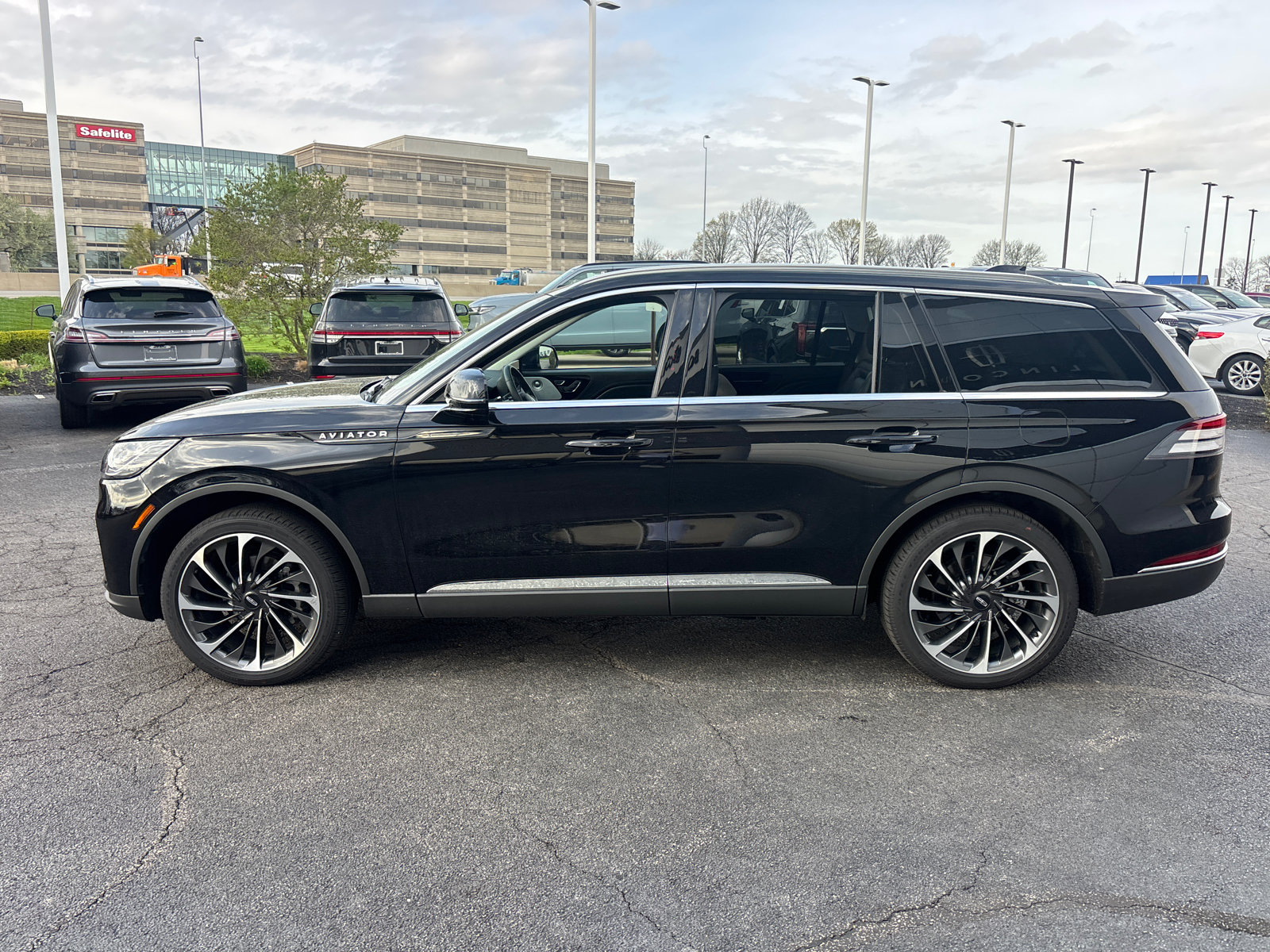 New 2026 Lincoln Aviator Reserve AWD/4WD image 4