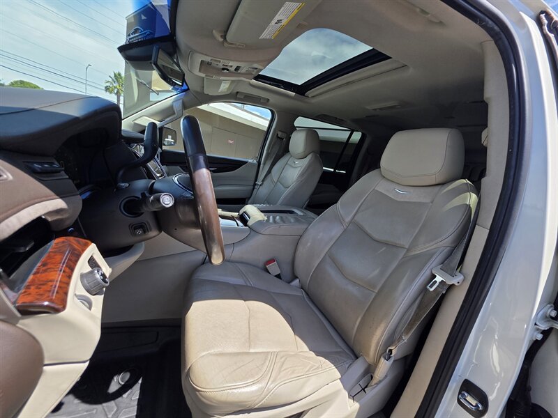 Used 2015 Cadillac Escalade ESV Luxury RWD image 12