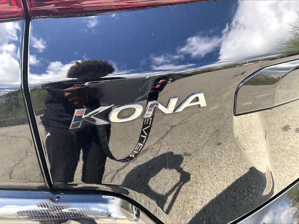 Used 2023 Hyundai Kona SE w/ Cargo Package FWD image 27