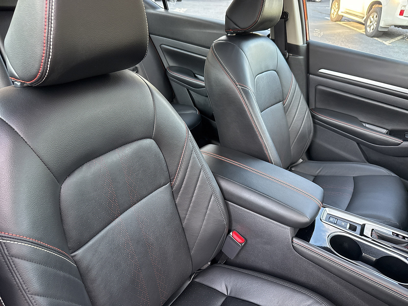 Used 2024 Nissan Altima 2.0 SR FWD image 38
