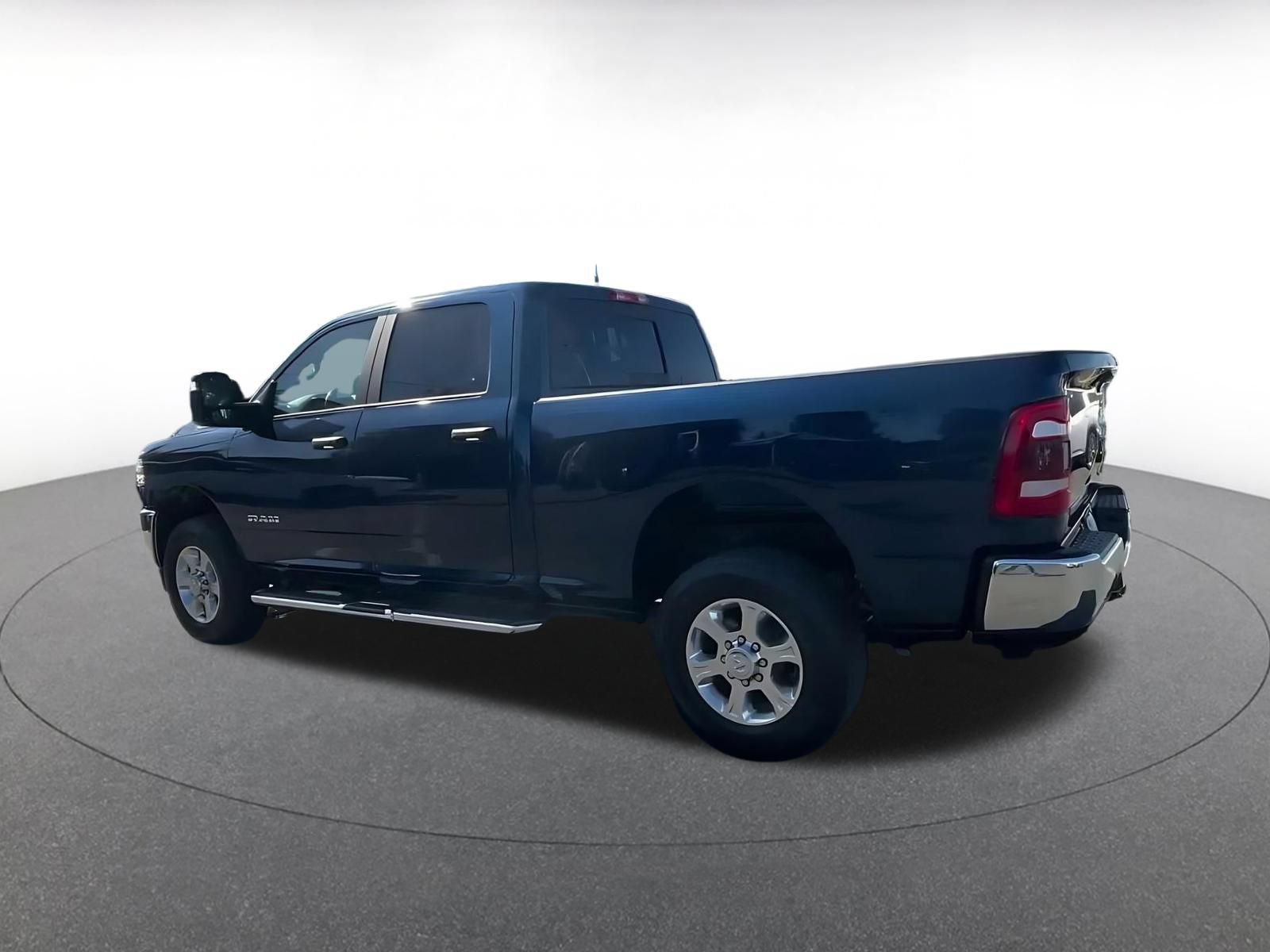 Used 2024 RAM 2500 Big Horn w/ Safety Group AWD/4WD image 9