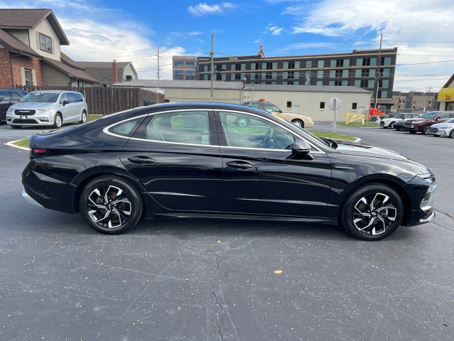 Used 2025 Hyundai Sonata SEL FWD image 8