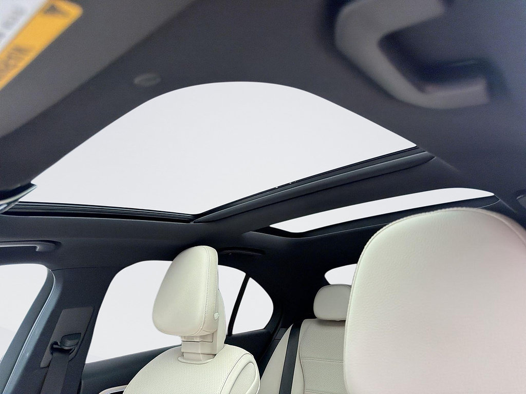 Used 2024 Mercedes-Benz C 300 Sedan image 6