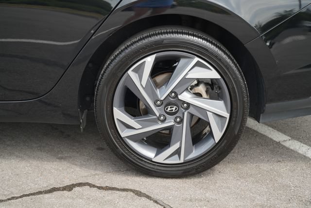 Used 2025 Hyundai Elantra Sport FWD image 43