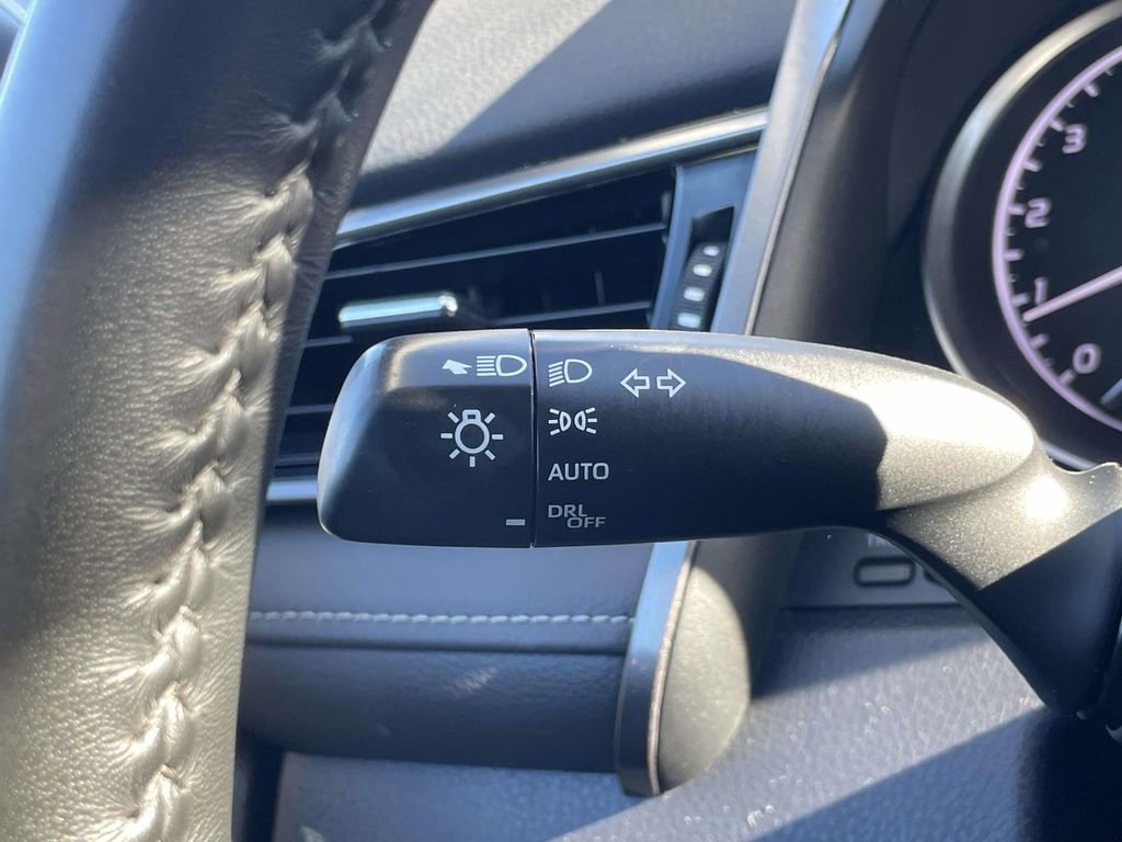 Used 2024 Toyota Camry SE image 20