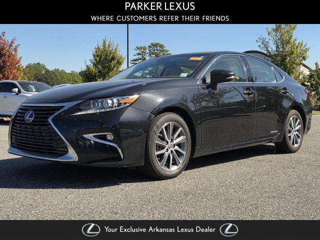 Used 2017 Lexus ES 300h w/ Luxury Package FWD image 1