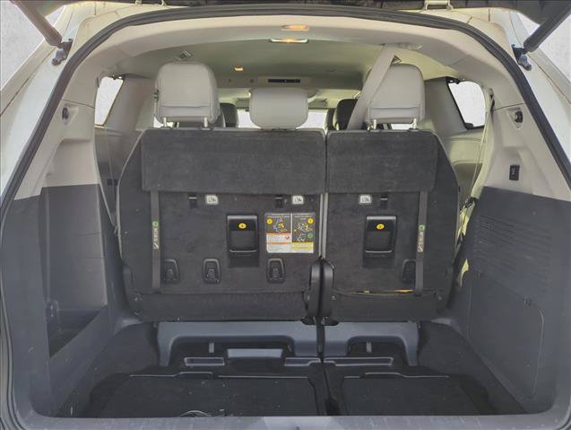 Certified 2021 Toyota Sienna Limited FWD image 5