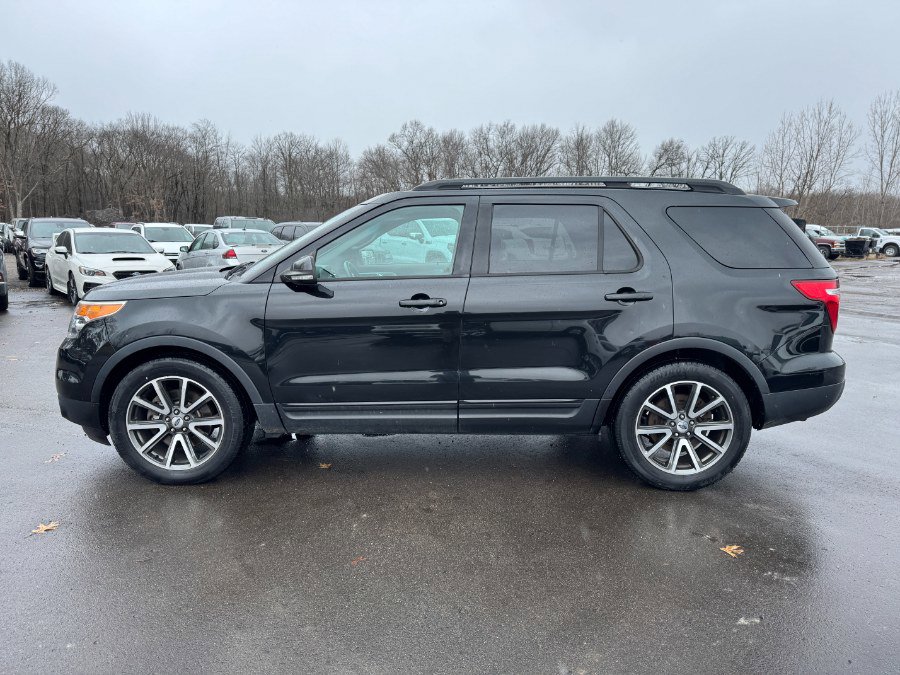 Used 2015 Ford Explorer XLT w/ Equipment Group 202A image 2