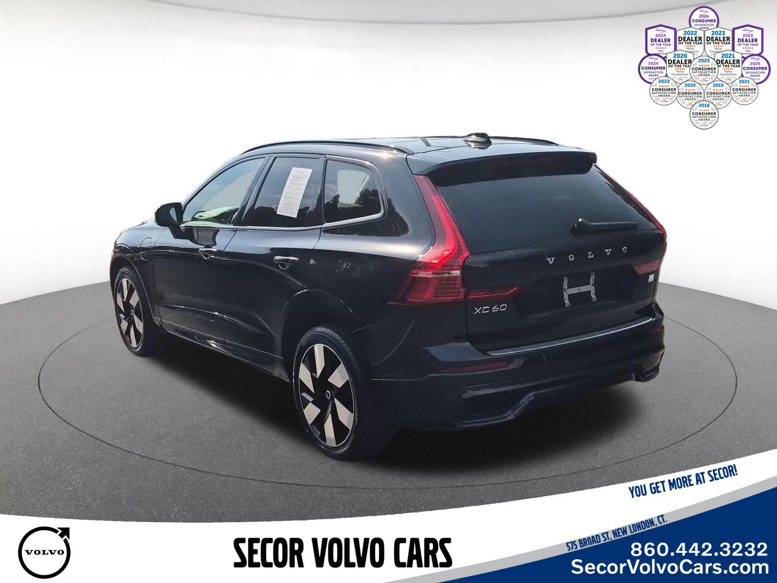 Certified 2024 Volvo XC60 T8 Plus w/ Protection Package Premier AWD/4WD image 9