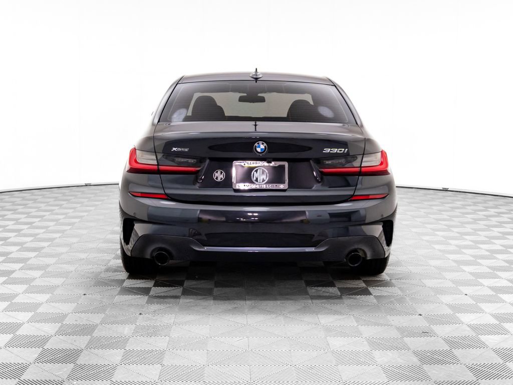 Used 2021 BMW 330i xDrive Sedan w/ M Sport Package video 4