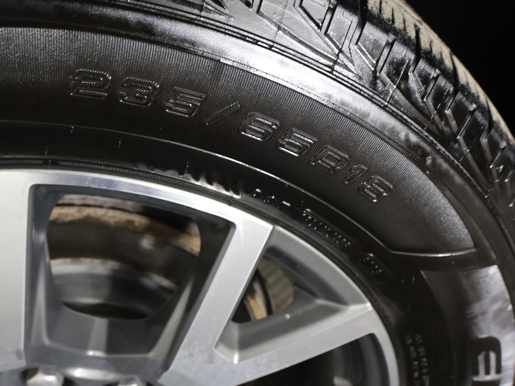 Used 2023 GMC Acadia SLE w/ Driver Convenience Package image 24