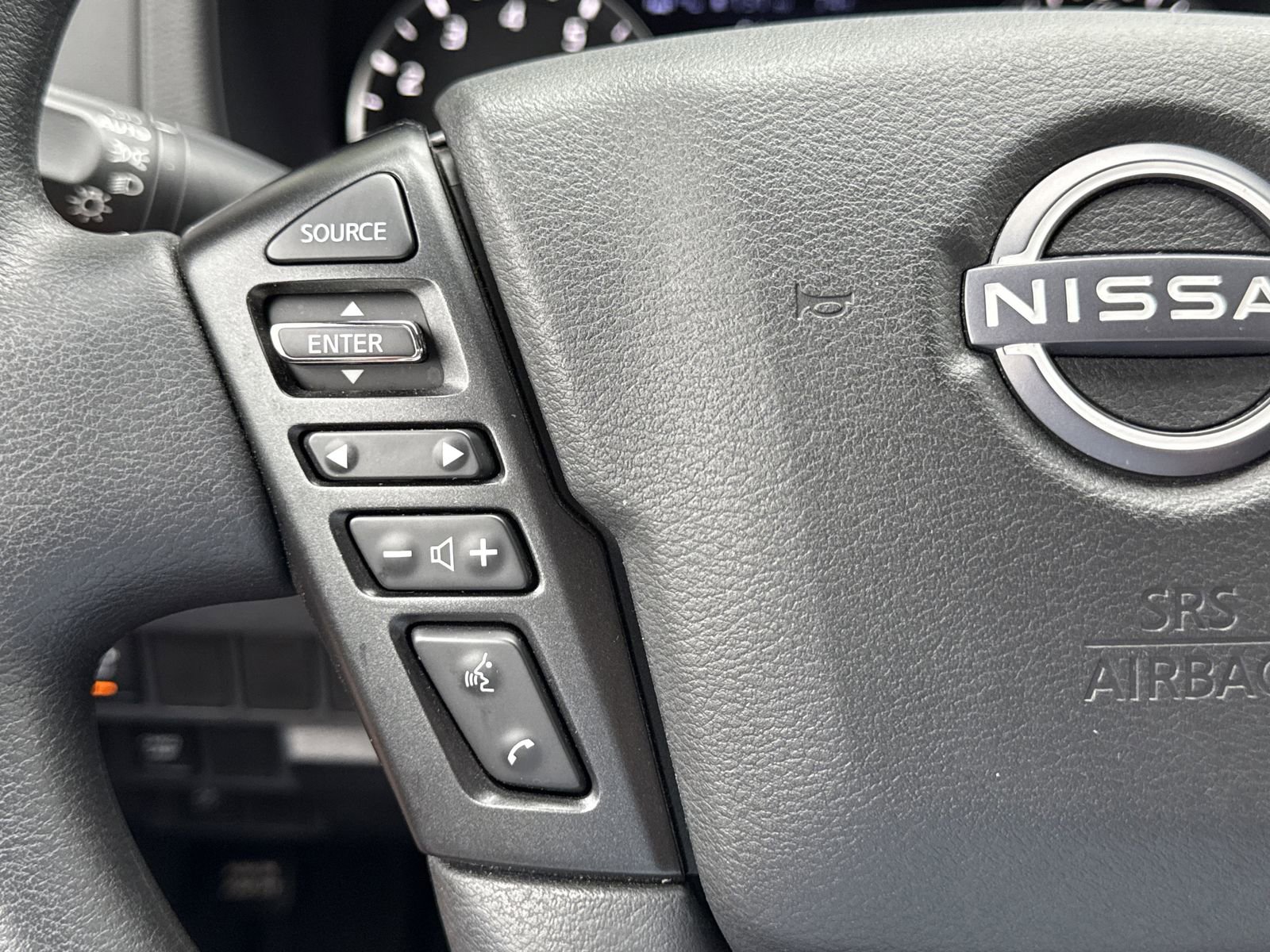 Used 2022 Nissan Frontier SV w/ Technology Package RWD image 18