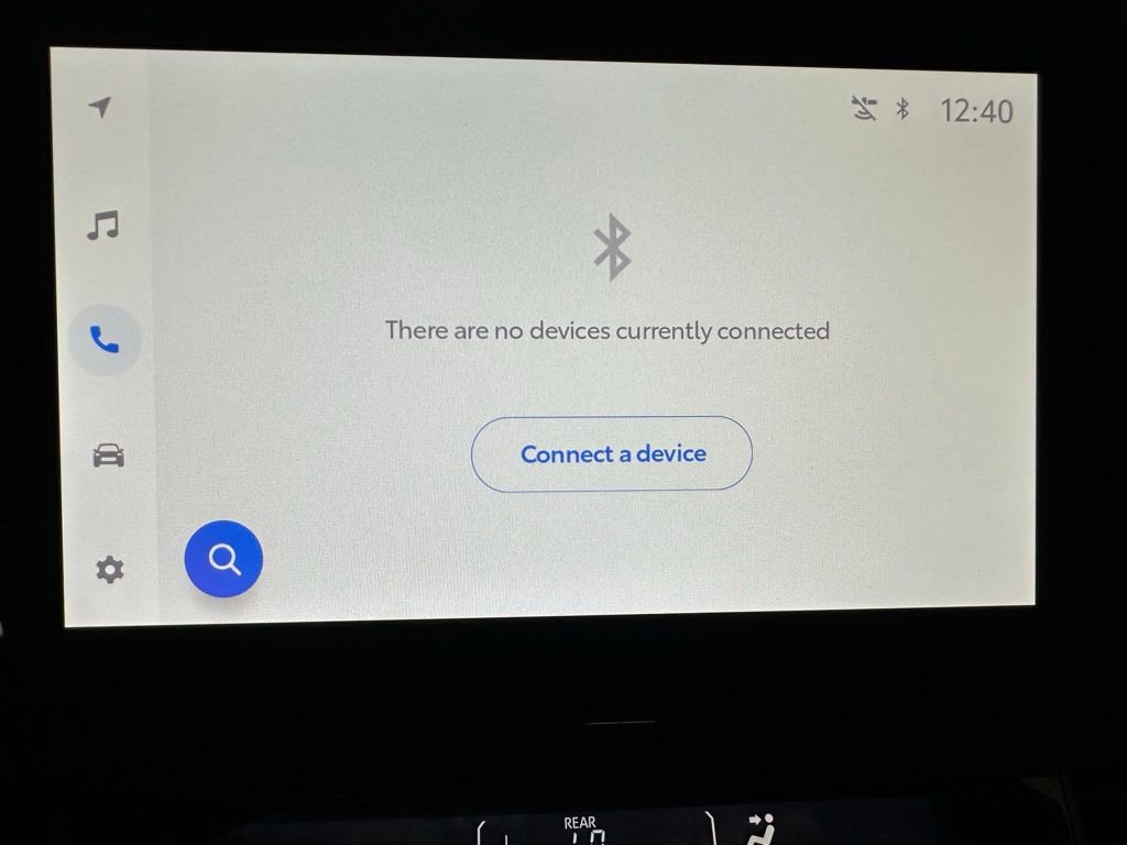 Used 2025 Toyota Sienna LE image 28