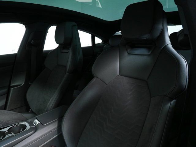 Used 2023 Audi e-tron GT Prestige w/ Prestige Package image 5