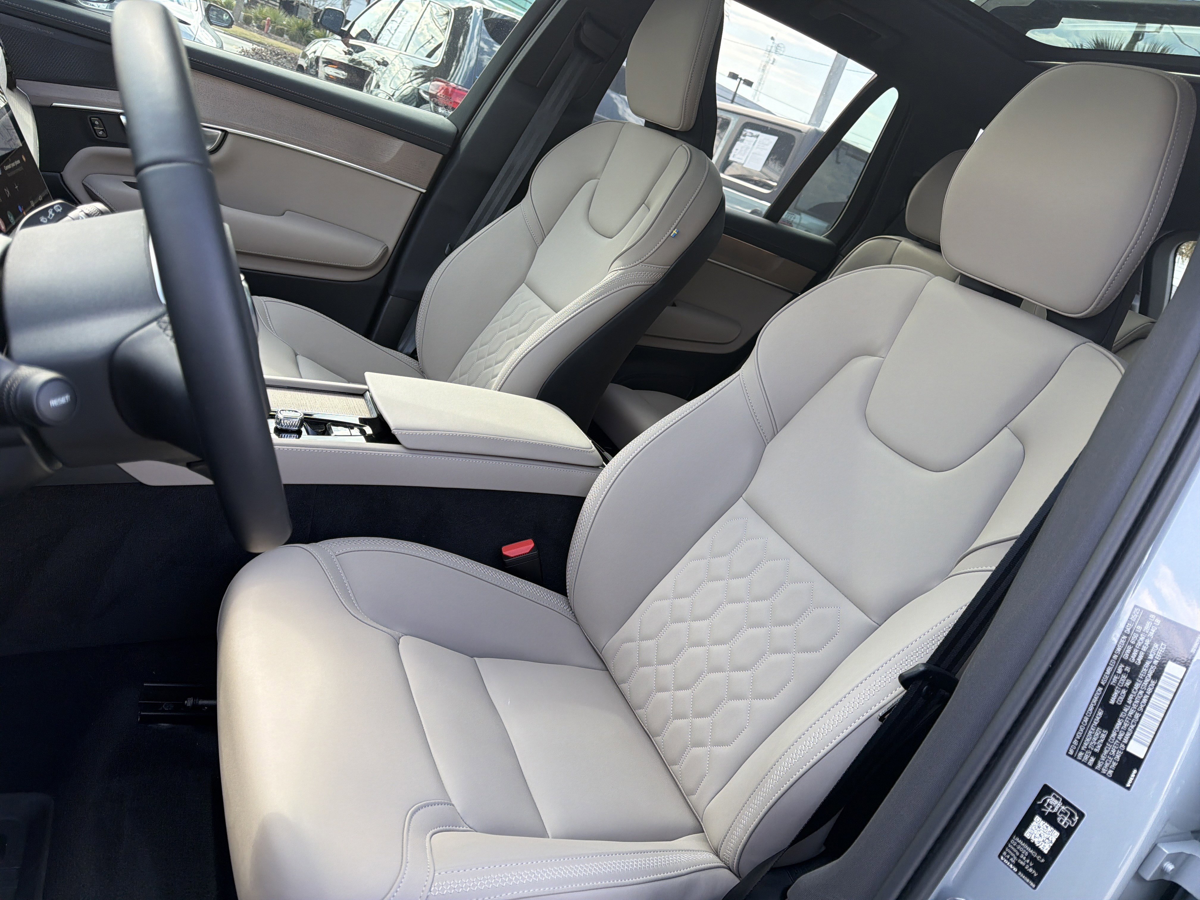 Used 2026 Volvo XC90 B6 Plus w/ Protection Package Premier image 16