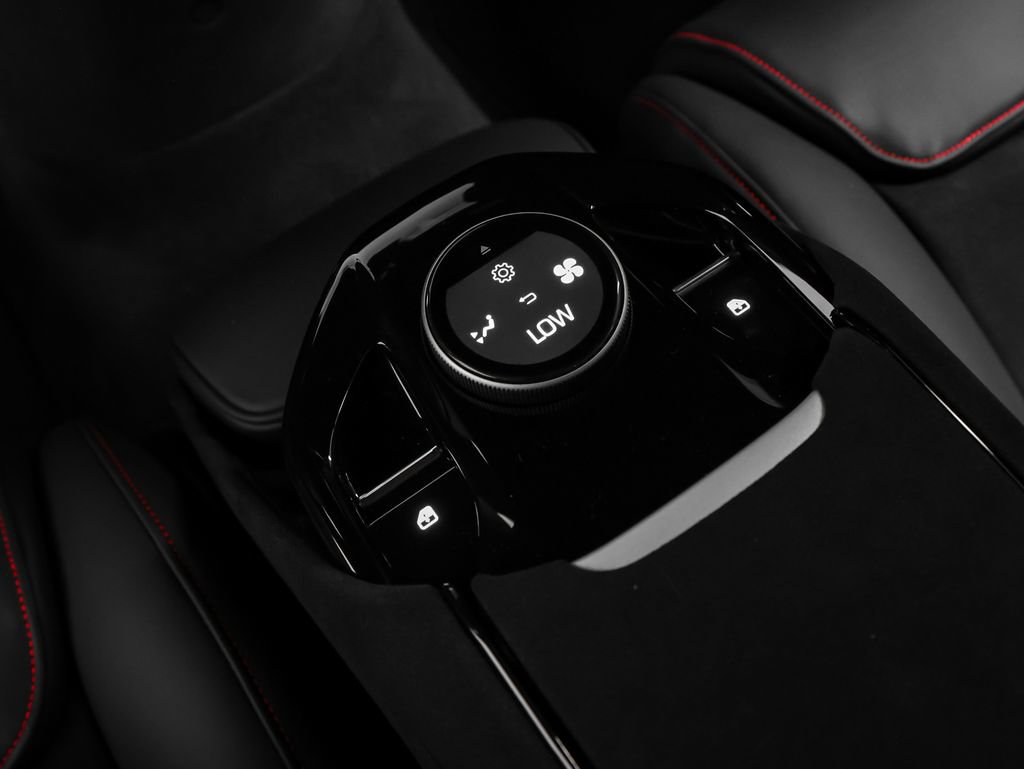 Certified 2025 Ferrari Purosangue AWD/4WD image 82