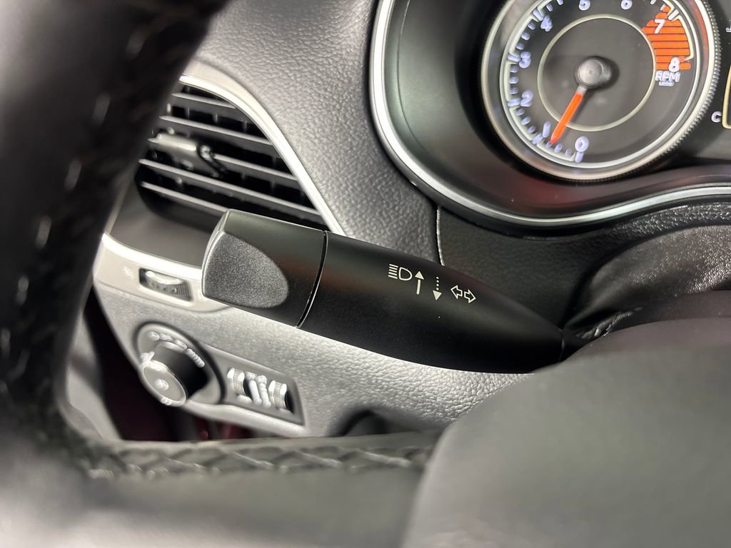 Used 2020 Jeep Cherokee Latitude Plus image 17