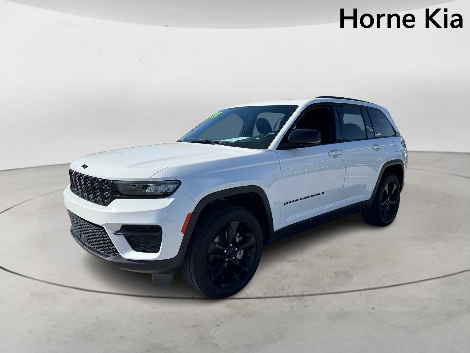 Used 2024 Jeep Grand Cherokee Altitude image 7