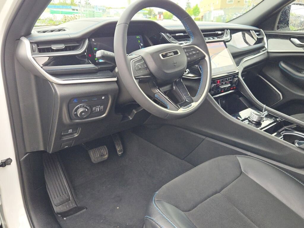 Certified 2022 Jeep Grand Cherokee Trailhawk AWD/4WD image 21