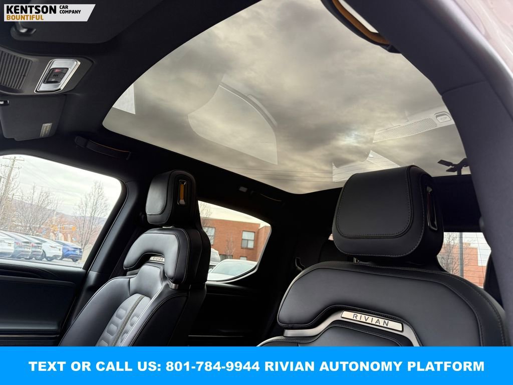 Used 2025 Rivian R1T Adventure image 27