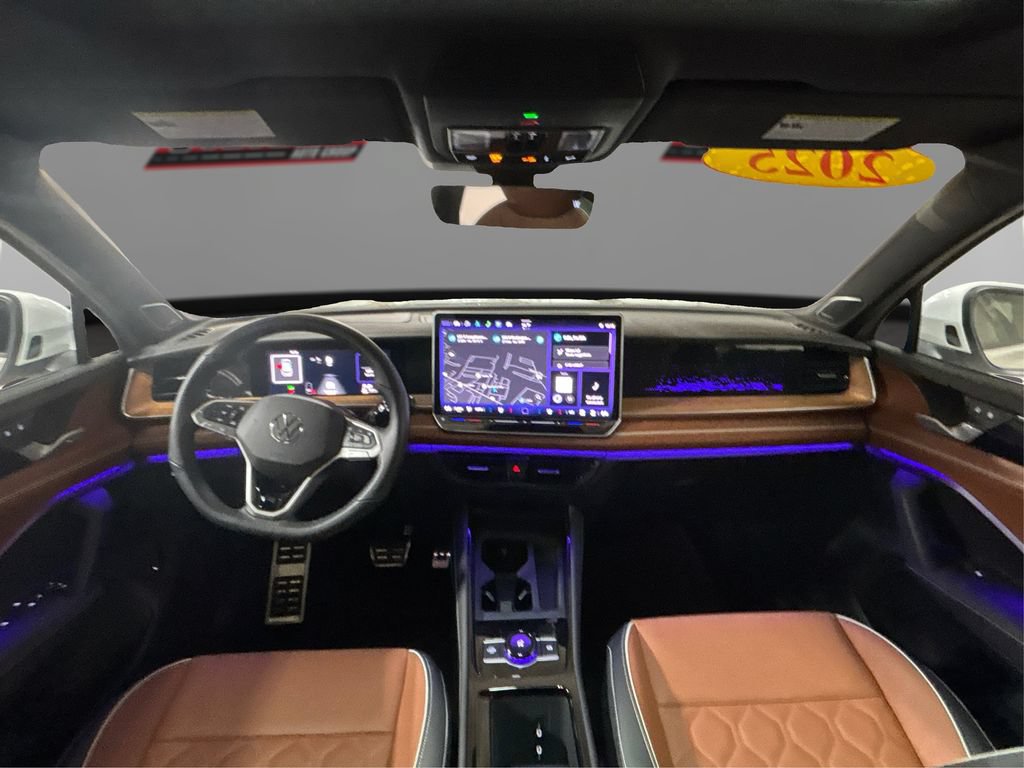 Used 2025 Volkswagen Tiguan SEL R-Line AWD/4WD image 28