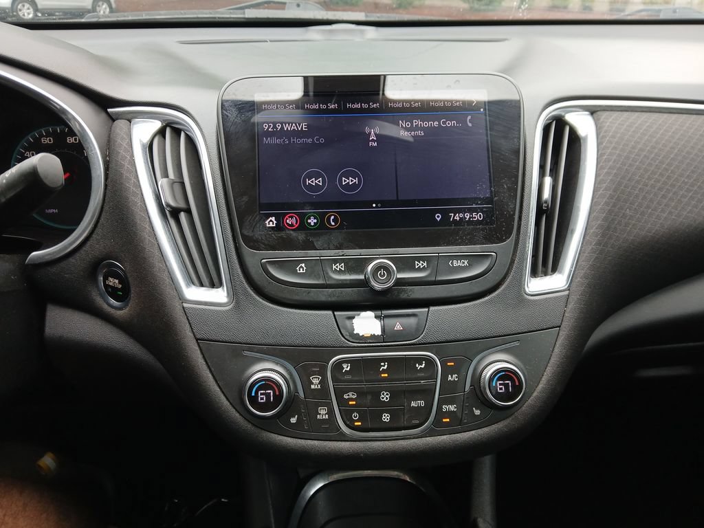 Used 2020 Chevrolet Malibu LT FWD image 19