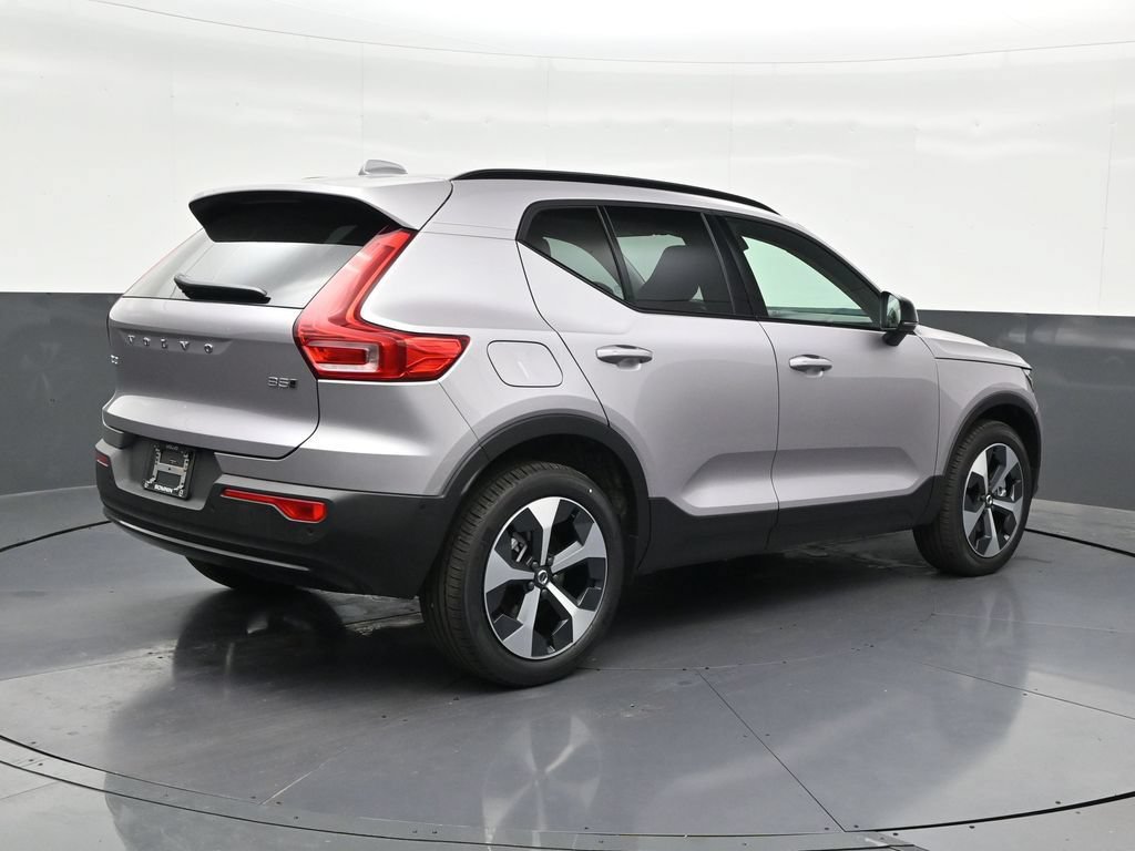 New 2026 Volvo XC40 B5 Plus w/ Climate Package AWD/4WD image 5