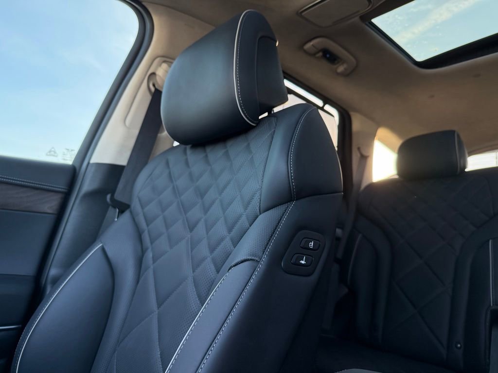 Used 2025 Genesis GV80 3.5T Prestige image 25