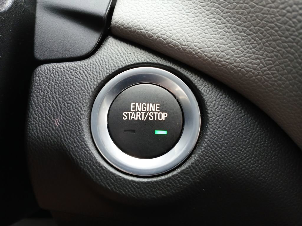 Used 2019 Chevrolet Equinox LS w/ LS Convenience Package FWD image 17