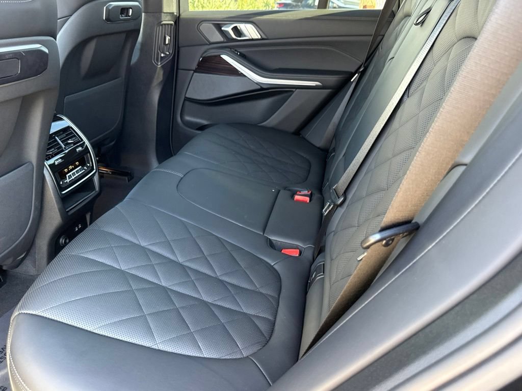 Used 2026 BMW X5 xDrive40i w/ Premium Package AWD/4WD image 32