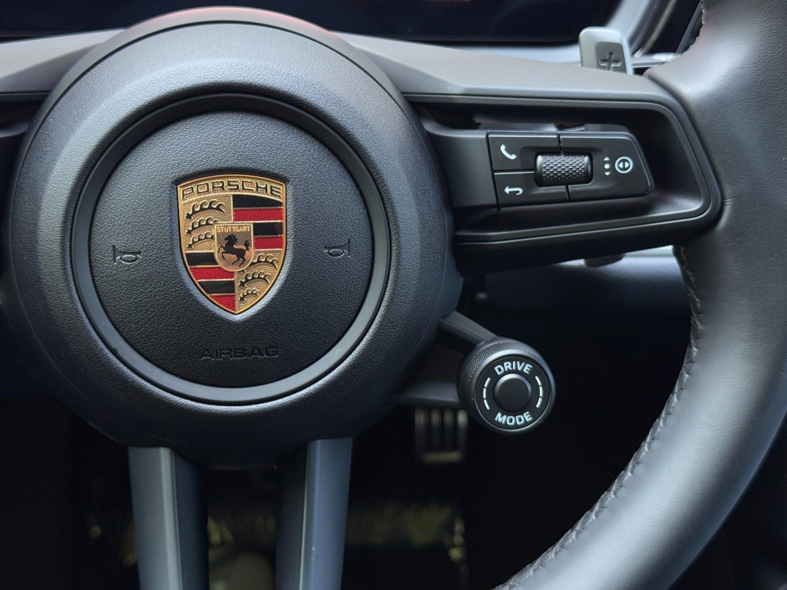 Used 2024 Porsche Cayenne S w/ Premium Package Plus image 24