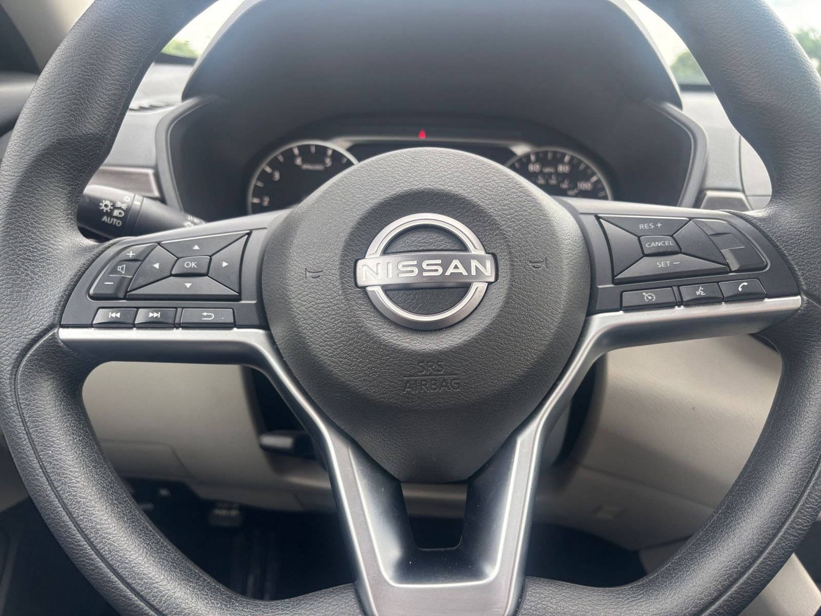 Used 2025 Nissan Altima 2.5 SV FWD image 28
