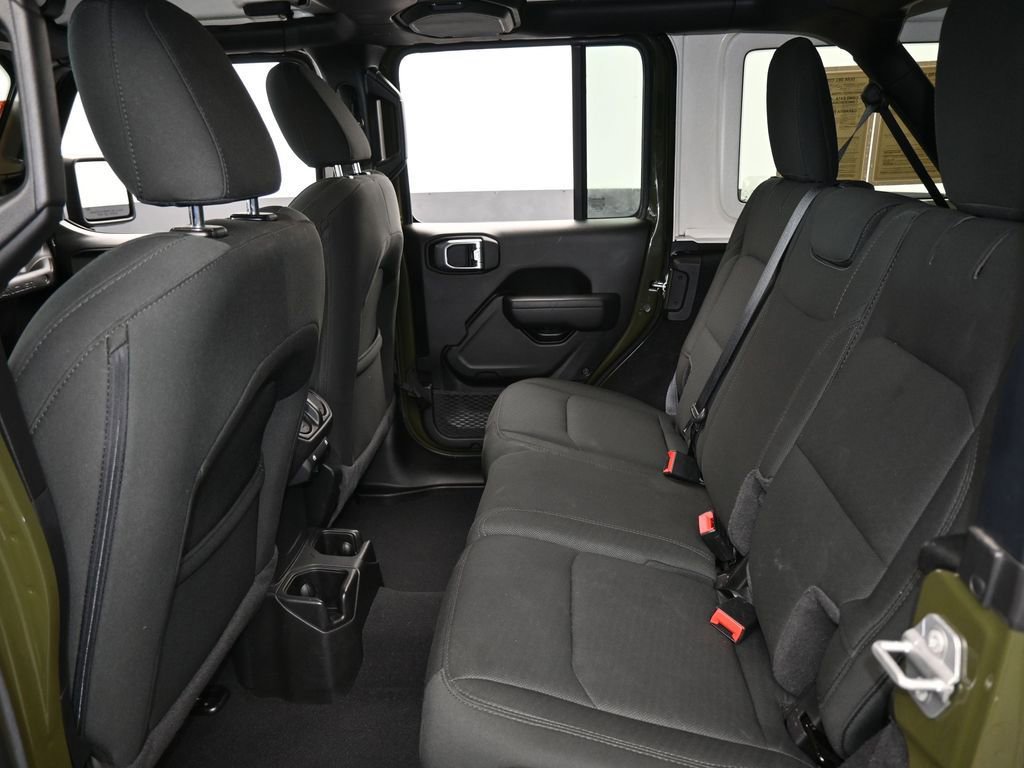 Used 2021 Jeep Wrangler Unlimited Sport image 32